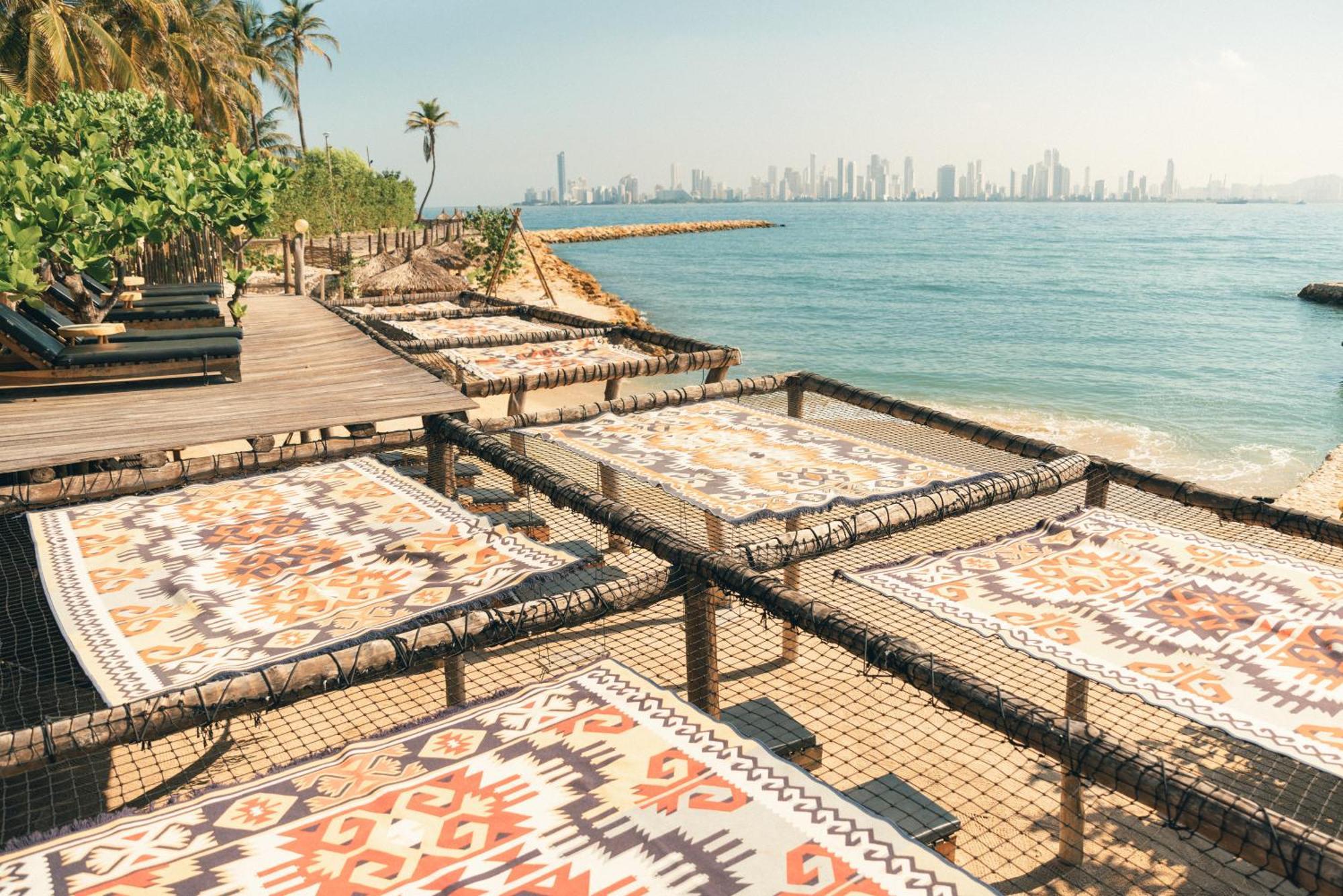 Eteka Slow Adults Only 4*